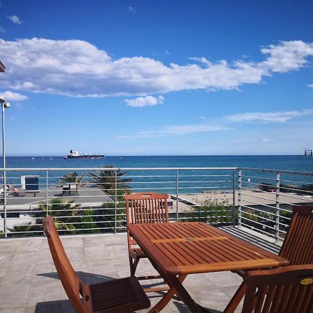 Appartamento Deluxe Con Terrazza Sul Mare Савона Экстерьер фото