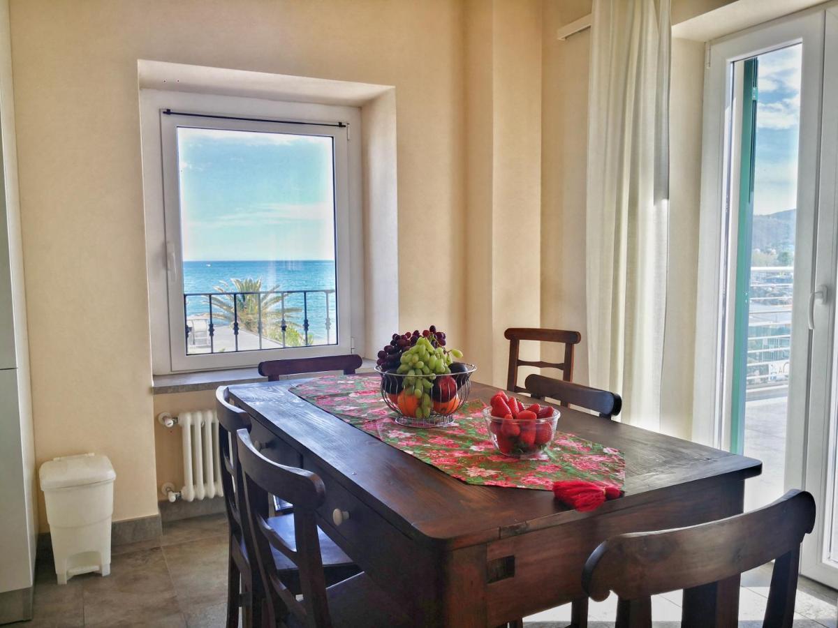 Appartamento Deluxe Con Terrazza Sul Mare Савона Экстерьер фото