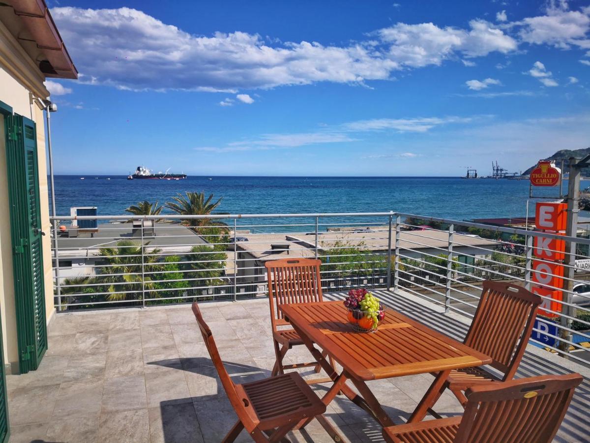 Appartamento Deluxe Con Terrazza Sul Mare Савона Экстерьер фото