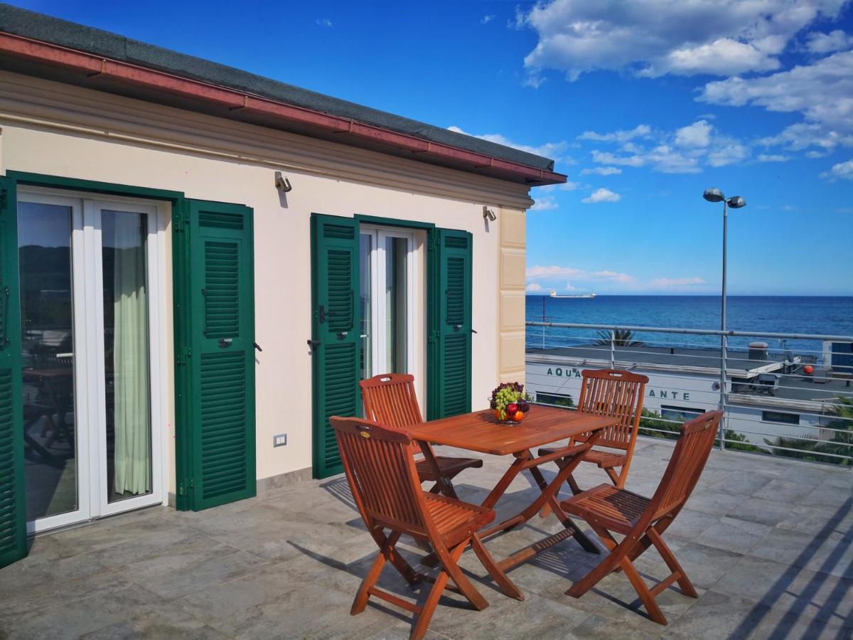 Appartamento Deluxe Con Terrazza Sul Mare Савона Экстерьер фото