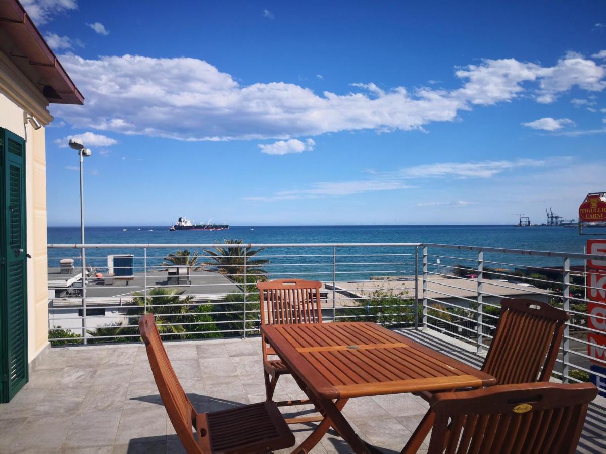 Appartamento Deluxe Con Terrazza Sul Mare Савона Экстерьер фото