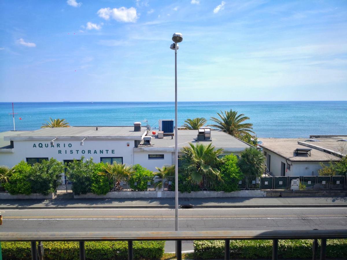 Appartamento Deluxe Con Terrazza Sul Mare Савона Экстерьер фото