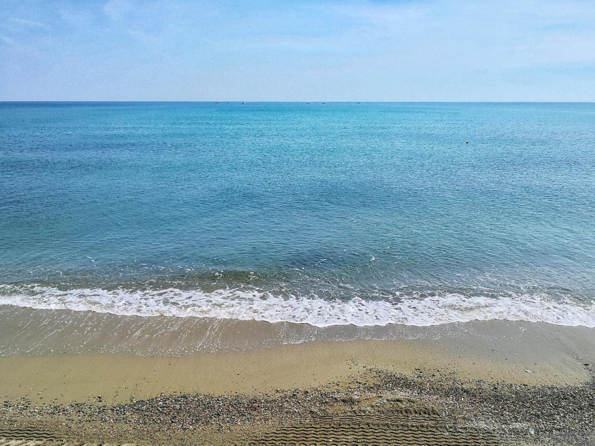 Appartamento Deluxe Con Terrazza Sul Mare Савона Экстерьер фото