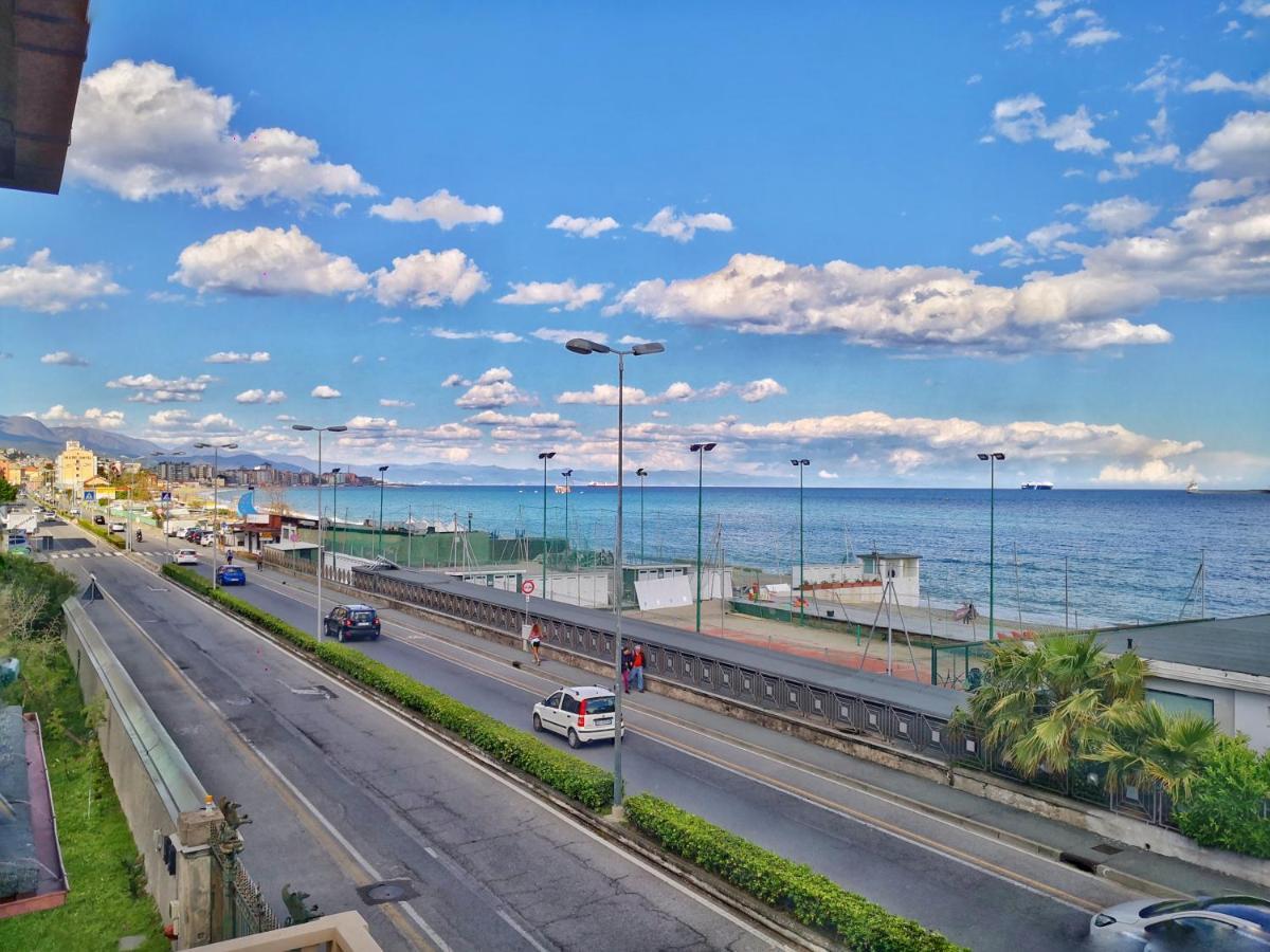 Appartamento Deluxe Con Terrazza Sul Mare Савона Экстерьер фото